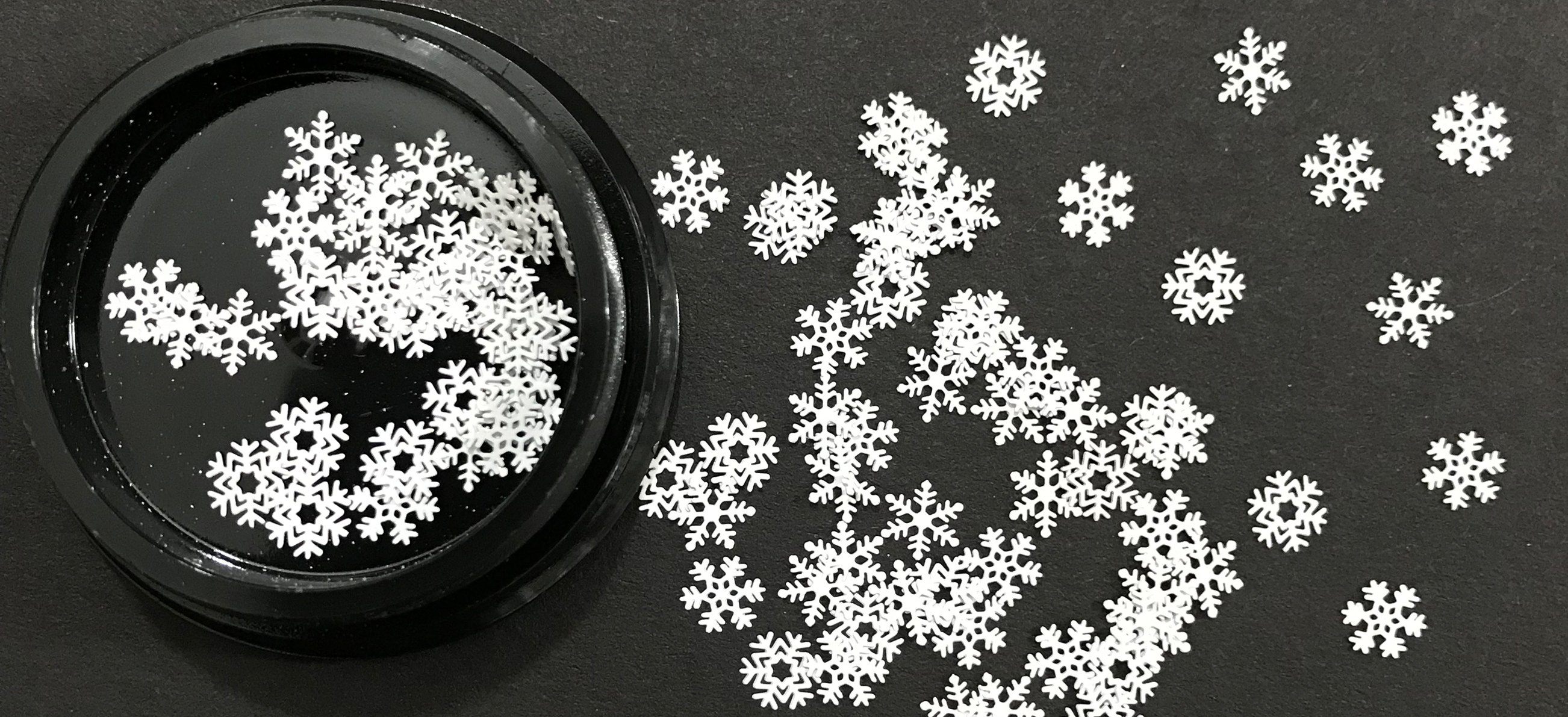 دیزاین ناخن فلزی